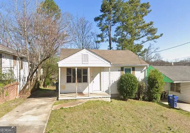 Photo 1 of Sale Pending at 215 Taft St Sw, Atlanta, GA 30315 | MLS# 10797628 | Listing updated on 2026-09-08