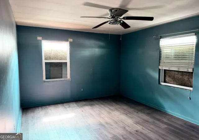Photo 8 of Sale Pending at 215 Taft St Sw, Atlanta, GA 30315 | MLS# 10797628 | Listing updated on 2026-09-08