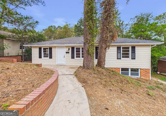 Photo 1 of Single family home for sale at 588 Rogers Dr, Macon, GA 31204 | MLS# 10868310 | Listing updated on 2026-10-28