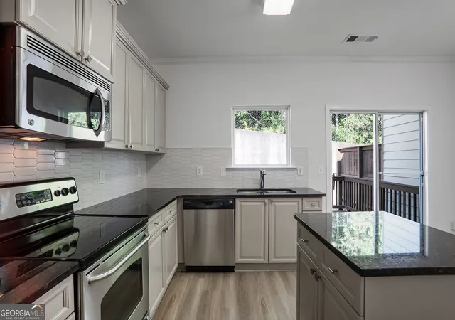 5th image of 1488 Liberty Pkwy Nw, Atlanta, GA 30318 | MLS# 10731465