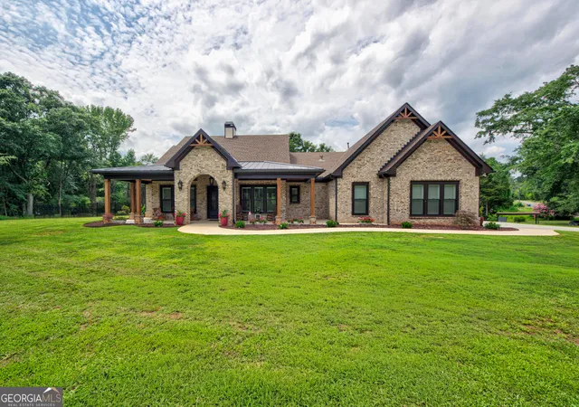 Photo 1 of Single family home for sale at 233 Hunter Rd, Jefferson, GA 30549 | MLS# 10795228 | Listing updated on 2026-08-05