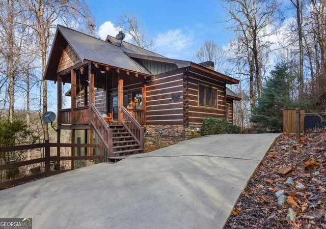 Photo 1 of Single family home for sale at 401 Dancing Leaves Trl, Blue Ridge, GA 30513 | MLS# 10735707 | Listing updated on 2026-06-04