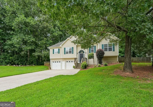 Photo 2 of Sale Pending at 245 Glen Ridge Dr, Villa Rica, GA 30180 | MLS# 10820440 | Listing updated on 2026-10-01