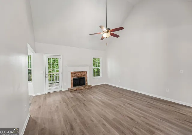 Photo 4 of Sale Pending at 245 Glen Ridge Dr, Villa Rica, GA 30180 | MLS# 10820440 | Listing updated on 2026-10-01