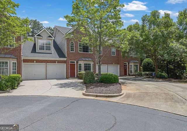 Photo 2 of Townhouse for sale at 3003 Sterling Ct, Roswell, GA 30075 | MLS# 10788324 | Listing updated on 2026-08-24