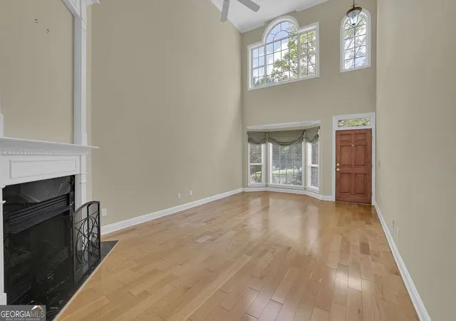Photo 4 of Townhouse for sale at 3003 Sterling Ct, Roswell, GA 30075 | MLS# 10788324 | Listing updated on 2026-08-24