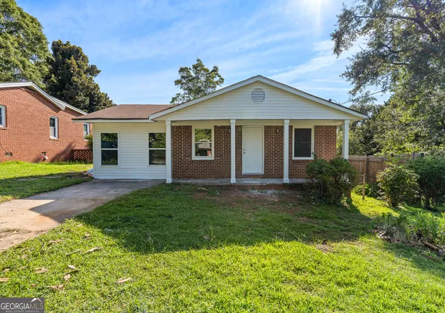 Photo 2 of Sale Pending at 1324 Spellman Ave, Griffin, GA 30223 | MLS# 10779043 | Listing updated on 2026-09-10