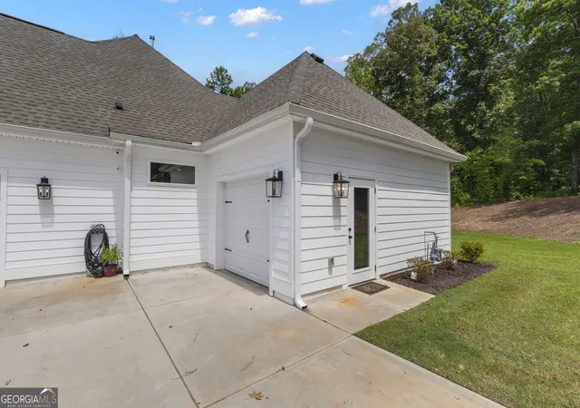 Photo 3 of Single family home for sale at 215 Greyfairs Ave, Senoia, GA 30276 | MLS# 10827579 | Listing updated on 2026-09-21