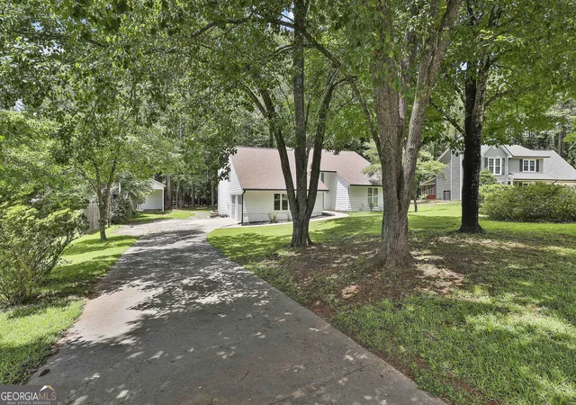 Homes for sale in Peachtree City, GA | 205 Shadowood Ln, Peachtree City, GA 30269 | MLS# 10545607