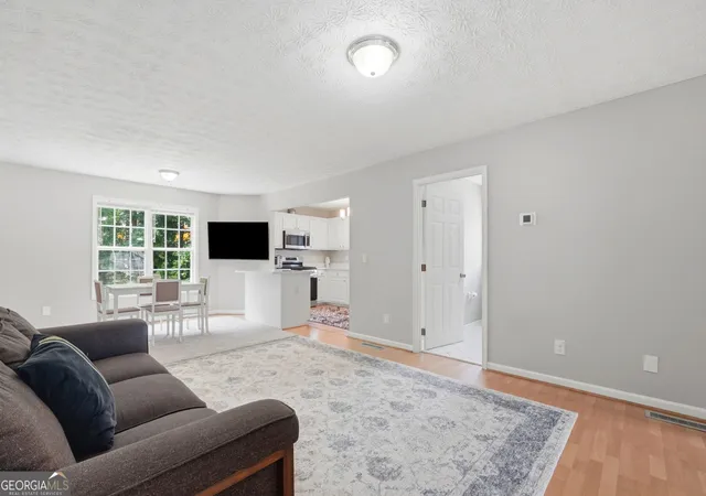 5th image of 673 Effie Dr, Lawrenceville, GA 30045 | MLS# 10791050