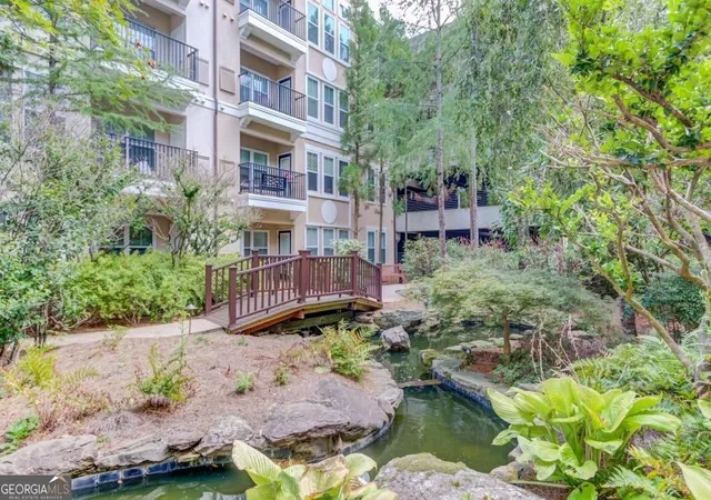 Listing Photo 2 - Condo for sale in building located at 1850 Cotillion Dr, Atlanta, GA 30338 - Unit #3321