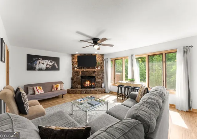 4th image of 327 Brucken Strasse #311, Helen, GA 30545 | MLS# 10810977
