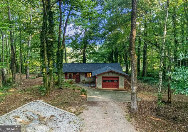 Photo 4 of Single family home for sale at 244 Lake Dr, Pine Mountain, GA 31822 | MLS# 10831253 | Listing updated on 2026-10-03