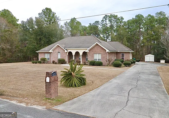 3rd image of 4898 Timberwood Dr, Hahira, GA 31632 | MLS# 10689056