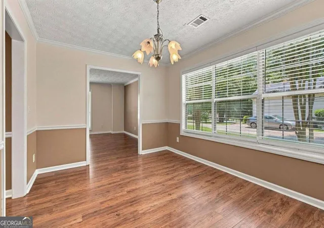 4th image of 9878 Point View Dr, Jonesboro, GA 30238 | MLS# 10815027