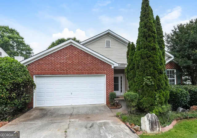 1st image of 1055 Maple Leaf Dr, Mcdonough, GA 30253 | MLS# 10795704