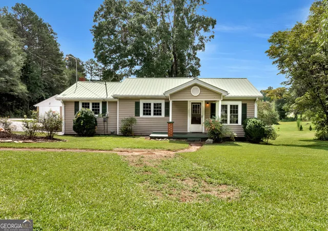 1st image of 1707 Buena Vista Dr, Toccoa, GA 30577 | MLS# 10821352