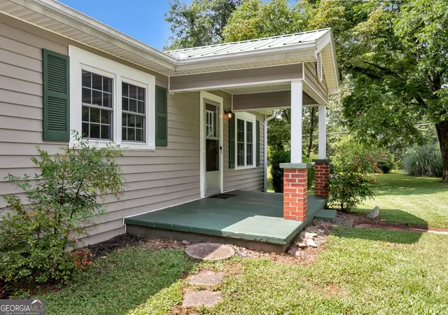 2nd image of 1707 Buena Vista Dr, Toccoa, GA 30577 | MLS# 10821352