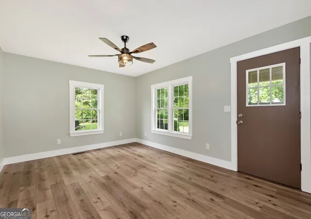 Photo 3 of Single family home for sale at 1707 Buena Vista Dr, Toccoa, GA 30577 | MLS# 10821352 | Listing updated on 2026-09-28