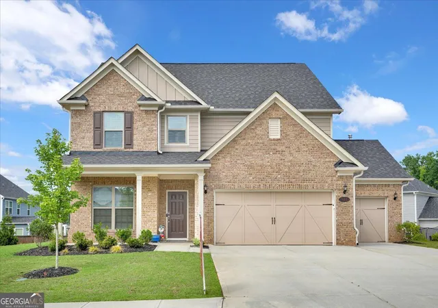 Photo 4 of Single family home for sale at 911 Gambino Tr, Peachtree City, GA 30269 | MLS# 10798139 | Listing updated on 2026-09-07