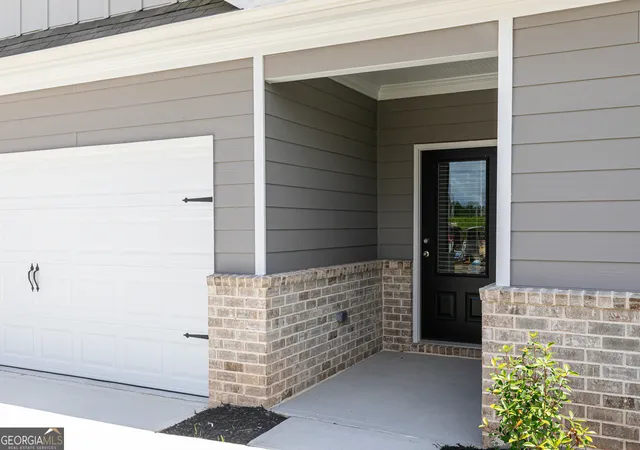 3rd image of 516 Plant Rd, Conyers, GA 30013 | MLS# 10799169