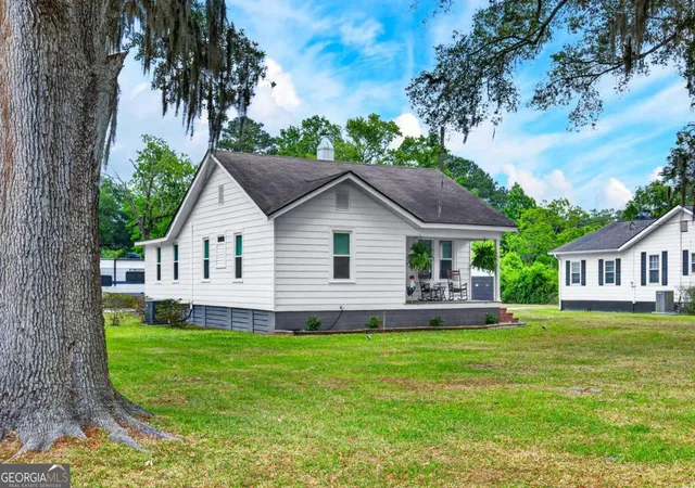 Homes for sale in Savannah, GA | 90 Varnedoe Ave, Savannah, GA 31408 | MLS# 10742596