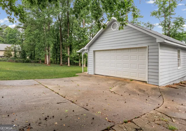 Photo 4 of Single family home for sale at 60 London Ln, Sharpsburg, GA 30277 | MLS# 10783989 | Listing updated on 2026-09-02