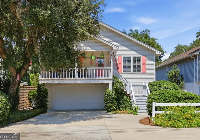 Photo 1 of Single family home for sale at 1007 Mallery St, St. Simons, GA 31522 | MLS# 10832285 | Listing updated on 2026-09-08