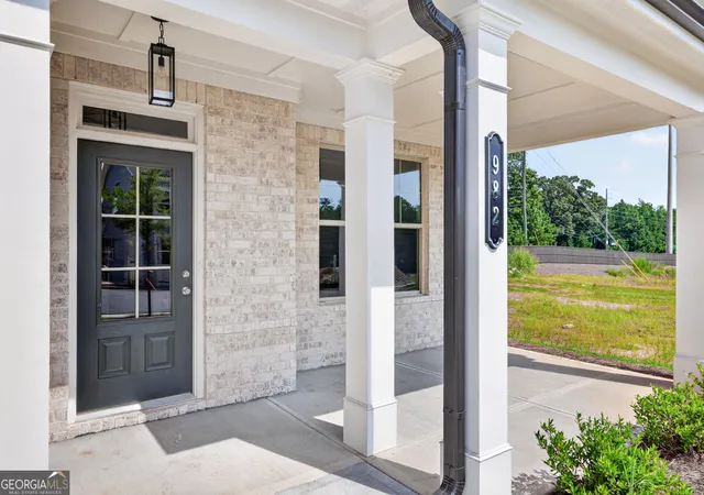 Photo 3 of Single family home for sale at 982 Homepark Cir, Buford, GA 30518 | MLS# 10824349 | Listing updated on 2026-09-20
