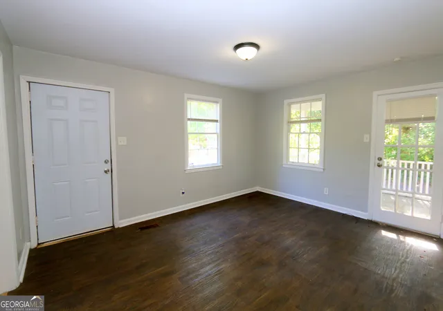 Photo 3 of Single family home for sale at 2309 Lorraine Dr, Savannah, GA 31404 | MLS# 10759092 | Listing updated on 2026-08-23