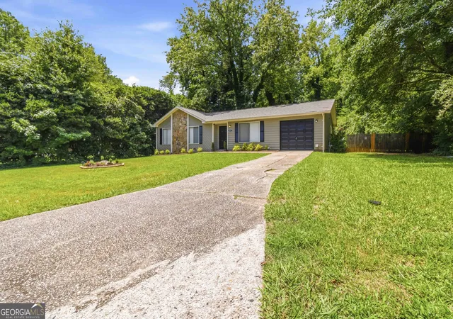 Photo 4 of Single family home for sale at 8227 Englewood Trl, Riverdale, GA 30274 | MLS# 10807510 | Listing updated on 2026-09-11