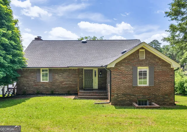 2nd image of 210 Roberts Point Rd, Jackson, GA 30233 | MLS# 10806096