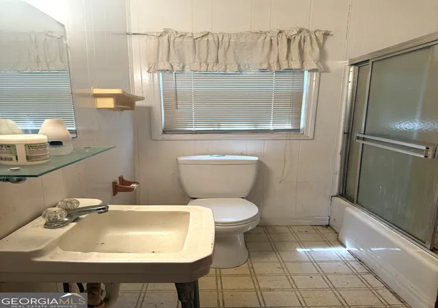 Photo 11 of Sale Pending at 1380 Hwy 72 E, Comer, GA 30629 | MLS# 10831970 | Listing updated on 2026-08-28