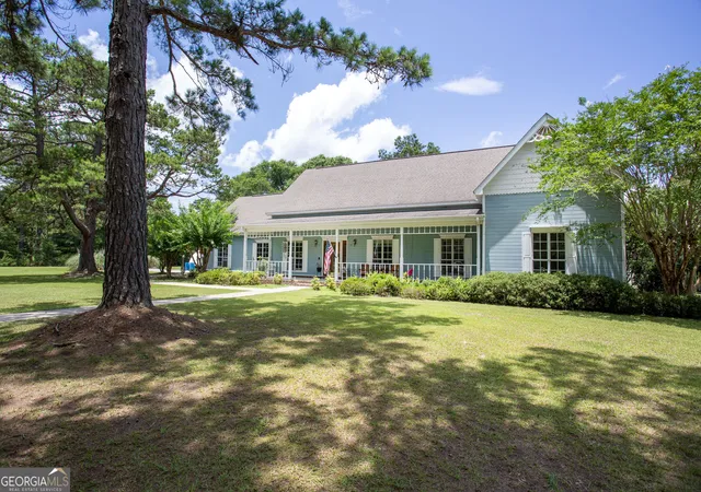 Homes for sale in Eufaula, AL | 118 Sunrise Dr, Eufaula, AL 36027 | MLS# 10792973