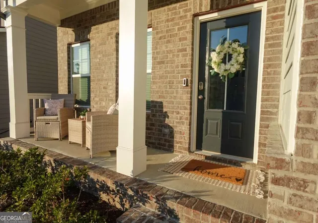 Photo 3 of Single family home for sale at 573 Auburn Xing Dr, Auburn, GA 30011 | MLS# 10836902 | Listing updated on 2026-09-14
