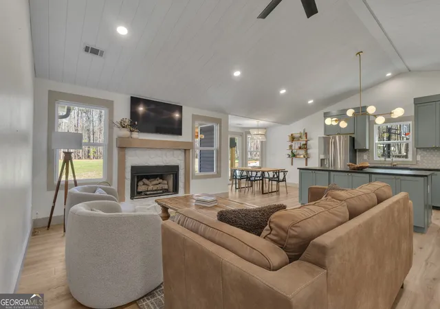 Photo 4 of Sale Pending at 65 Tipperary Trl, Sharpsburg, GA 30277 | MLS# 10709156 | Listing updated on 2026-03-22