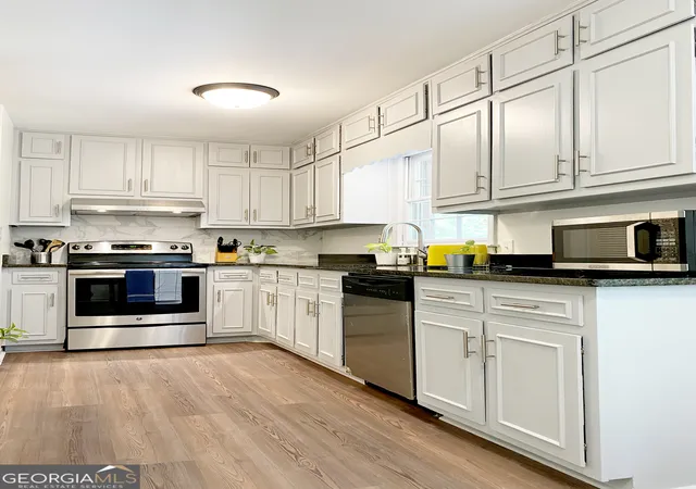 2nd image of 4193 N Shallowford Rd, Atlanta, GA 30341 | MLS# 10801603