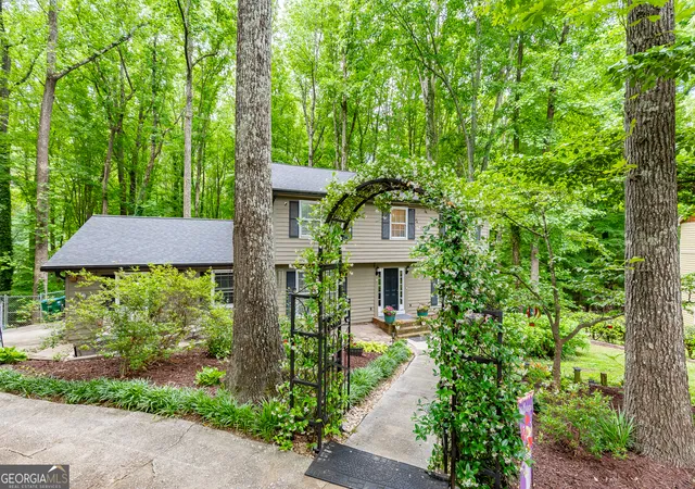2nd image of 3672 Stonelake Ct Sw, Lilburn, GA 30047 | MLS# 10764604