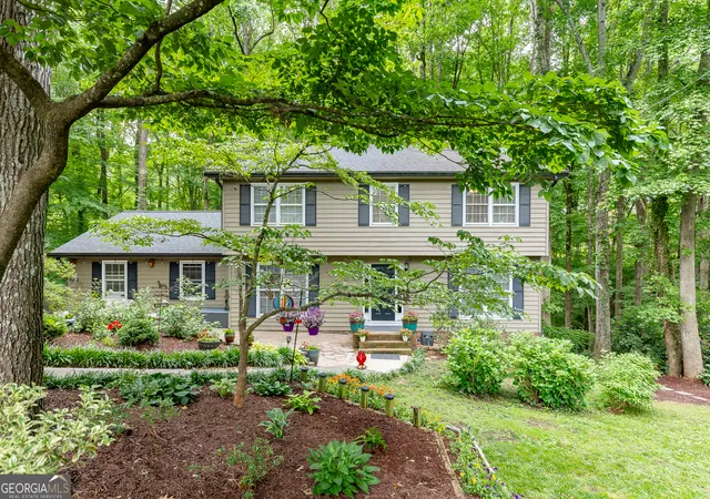 Photo 3 of Single family home for sale at 3672 Stonelake Ct Sw, Lilburn, GA 30047 | MLS# 10764604 | Listing updated on 2026-09-12