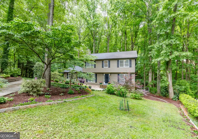 Photo 3 of Single family home for sale at 3672 Stonelake Ct Sw, Lilburn, GA 30047 | MLS# 10764604 | Listing updated on 2026-10-01