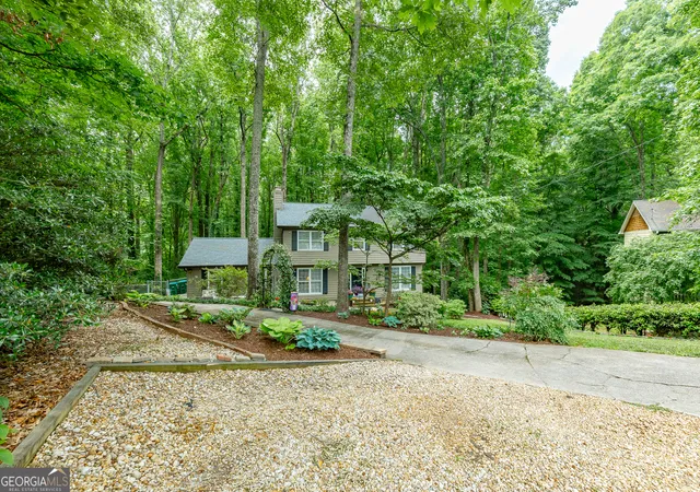 Photo 4 of Single family home for sale at 3672 Stonelake Ct Sw, Lilburn, GA 30047 | MLS# 10764604 | Listing updated on 2026-10-01