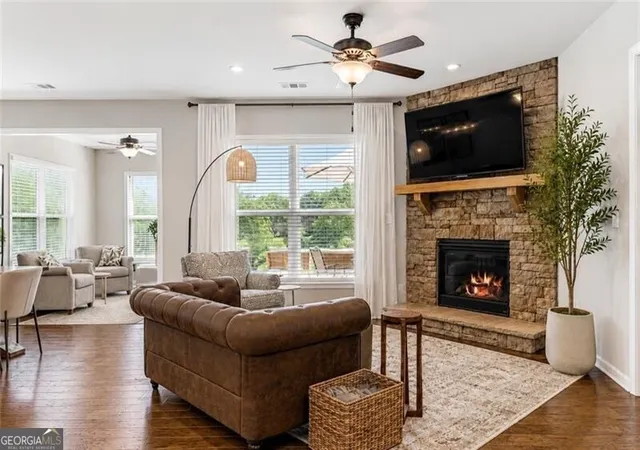 Photo 2 of Single family home for sale at 207 Gaston Ct, Canton, GA 30115 | MLS# 10825368 | Listing updated on 2026-09-17