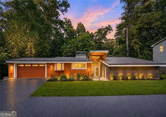 Photo 1 of Single family home for sale at 1989 N Ridgeway Ne, Atlanta, GA 30345 | MLS# 10795316 | Listing updated on 2026-09-13