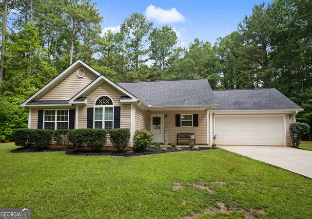 1st image of 325 Leonard Rd, Lagrange, GA 30241 | MLS# 10812536