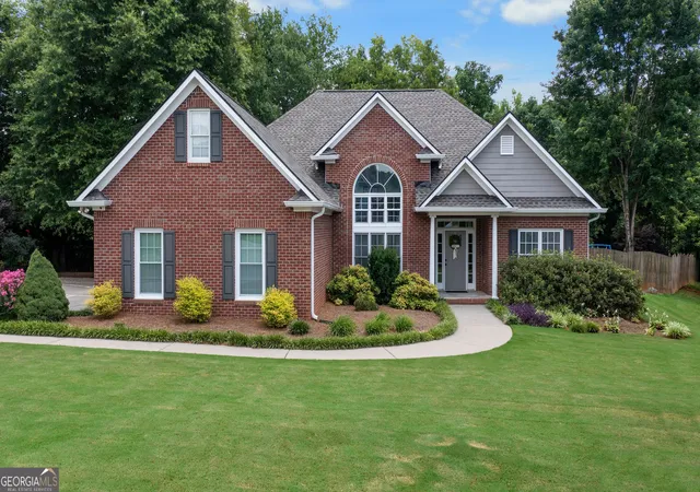 Photo 3 of Single family home for sale at 28 Priory Clb Dr, Cartersville, GA 30120 | MLS# 10799794 | Listing updated on 2026-08-11