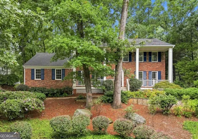 Photo 2 of Single family home for sale at 412 Pebblestone Ct Se, Marietta, GA 30067 | MLS# 10836147 | Listing updated on 2026-09-14