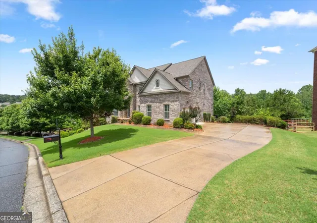 Photo 3 of Single family home for sale at 2815 Waterstone Dr, Cumming, GA 30041 | MLS# 10795727 | Listing updated on 2026-07-25