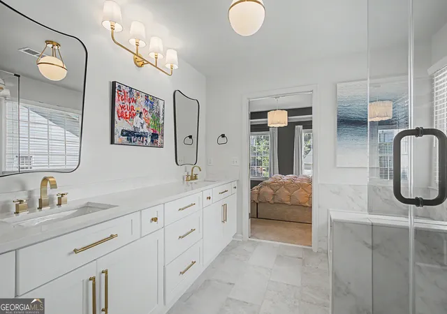 Photo 4 of Townhouse for sale at 4753 Longcourt Dr Se, Atlanta, GA 30339 | MLS# 10832941 | Listing updated on 2026-10-17