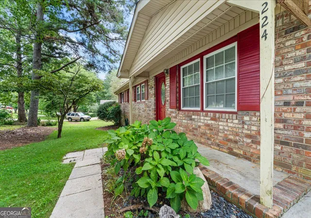3rd image of 224 Spanish Trails Wy, Dallas, GA 30157 | MLS# 10820882