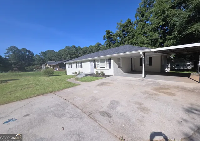 Photo 2 of Single family home for sale at 1868 Mclain Ln, Decatur, GA 30035 | MLS# 10832534 | Listing updated on 2026-09-08